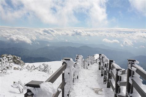 驕子雪山門票多少錢：探訪美景時的費用考慮與其他旅游細節